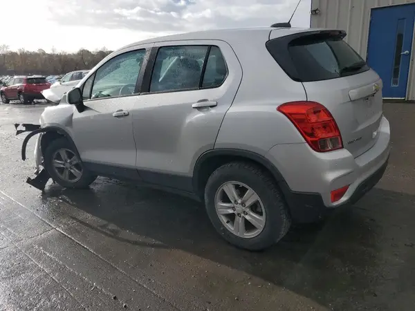 3GNCJNSB4KL381600 2019 CHEVROLET TRAX - Image 2