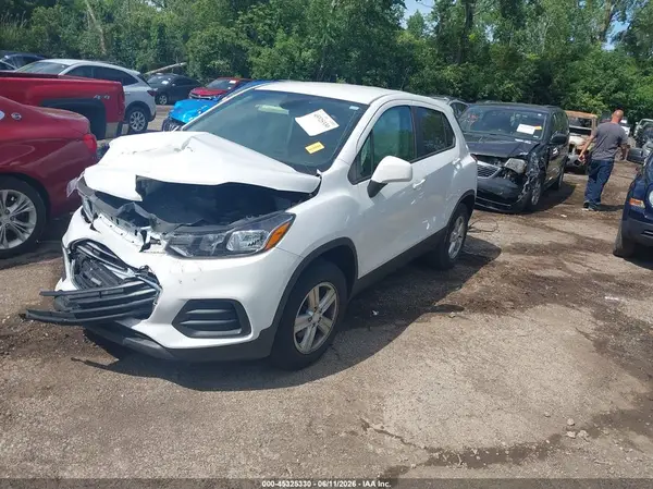 3GNCJNSB4LL121957 2020 CHEVROLET TRAX - Image 2