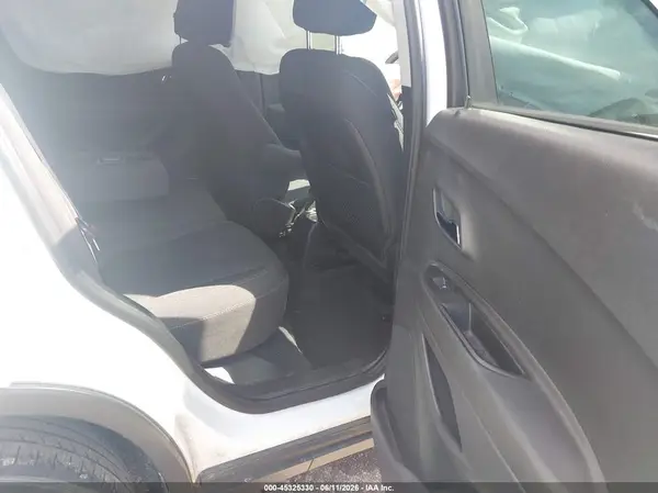 3GNCJNSB4LL121957 2020 CHEVROLET TRAX - Image 8