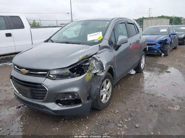 3GNCJNSB4LL134675 2020 CHEVROLET TRAX - Image 2