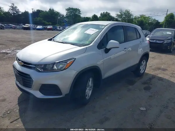 3GNCJNSB4LL195170 2020 CHEVROLET TRAX - Image 2
