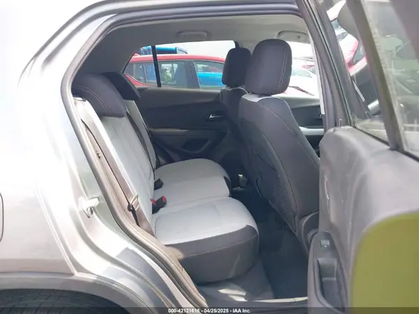 3GNCJNSB4LL195895 2020 CHEVROLET TRAX - Image 8