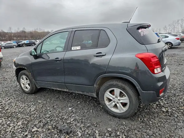 3GNCJNSB4LL196576 2020 CHEVROLET TRAX - Image 2