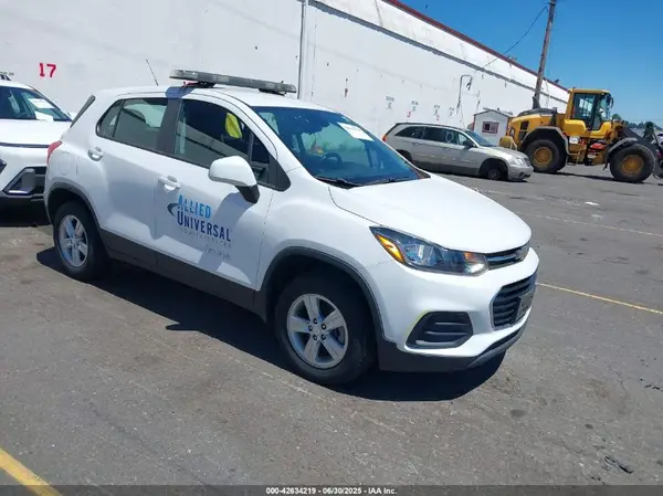 3GNCJNSB4LL288688 2020 CHEVROLET TRAX - Image 1