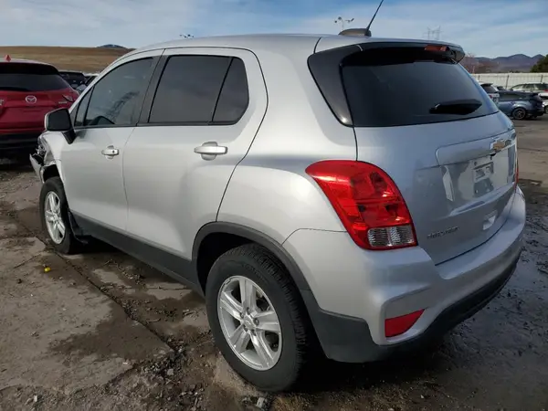 3GNCJNSB4LL318644 2020 CHEVROLET TRAX - Image 2