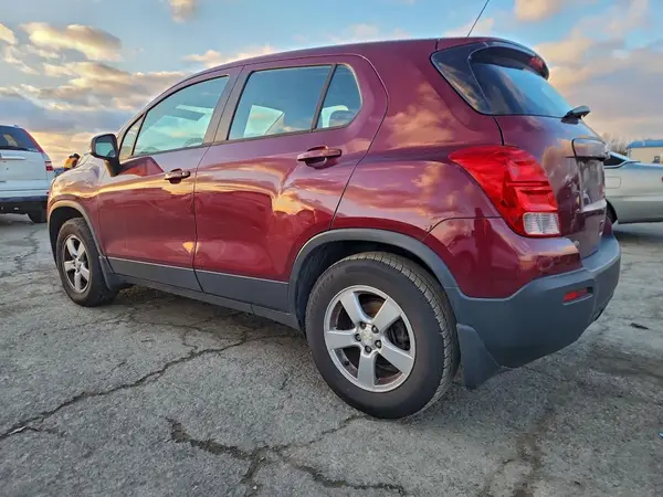 3GNCJNSB5GL221149 2016 CHEVROLET TRAX - Image 2