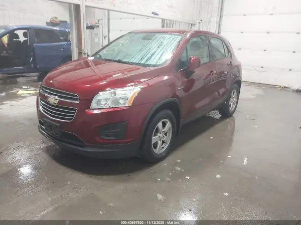 3GNCJNSB5GL262087 2016 CHEVROLET TRAX - Image 2