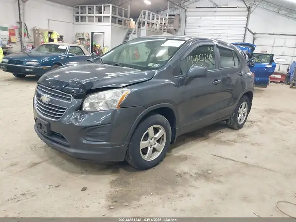 3GNCJNSB5GL263062 2016 CHEVROLET TRAX - Image 2