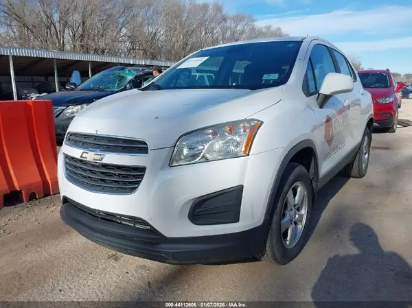 3GNCJNSB5GL273106 2016 CHEVROLET TRAX - Image 2