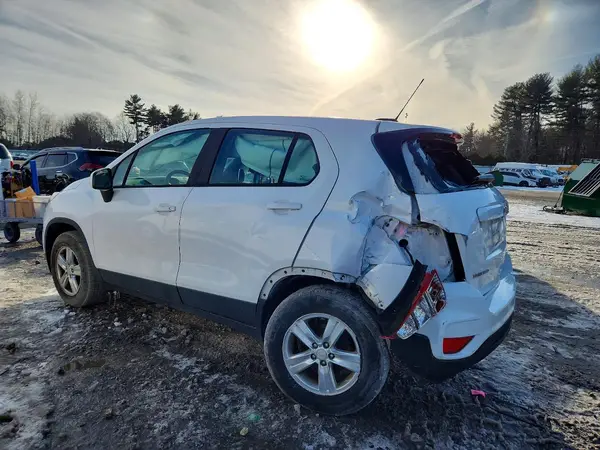 3GNCJNSB5HL132862 2017 CHEVROLET TRAX - Image 2