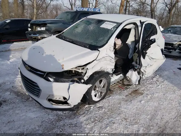 3GNCJNSB5HL280817 2017 CHEVROLET TRAX - Image 2