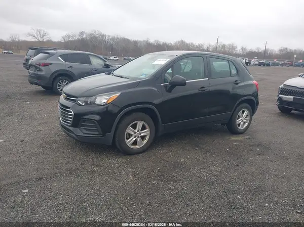 3GNCJNSB5JL310162 2018 CHEVROLET TRAX - Image 2