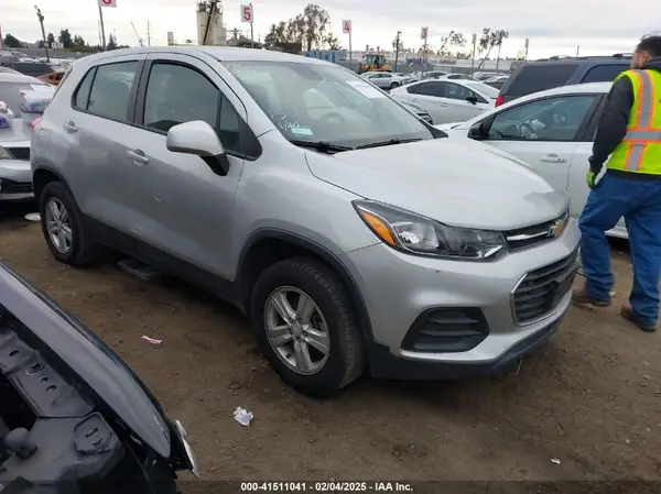 3GNCJNSB5JL393897 2018 CHEVROLET TRAX - Image 1