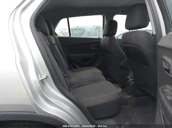 3GNCJNSB5JL393897 2018 CHEVROLET TRAX - Image 8