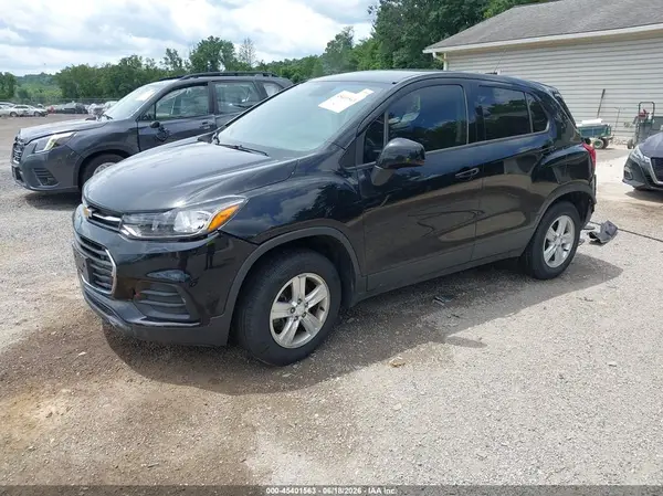 3GNCJNSB5KL157641 2019 CHEVROLET TRAX - Image 2