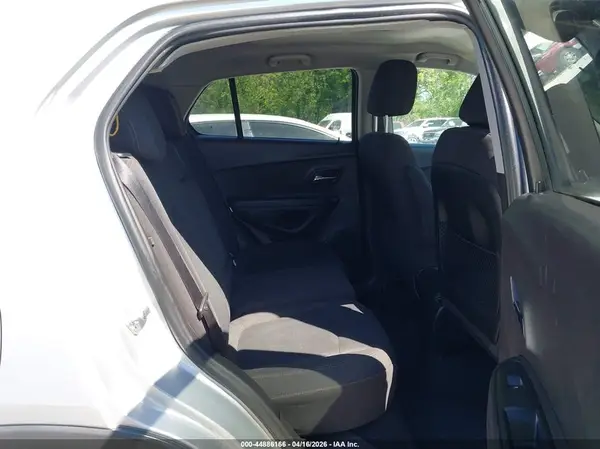 3GNCJNSB5KL175637 2019 CHEVROLET TRAX - Image 8