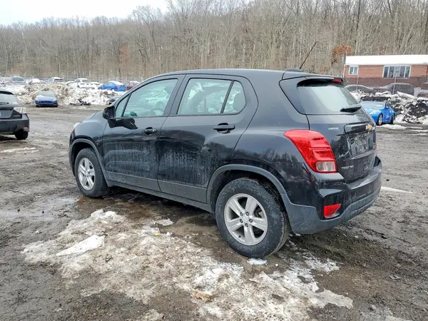 3GNCJNSB5KL208748 2019 CHEVROLET TRAX - Image 2
