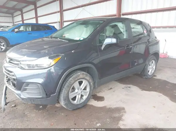 3GNCJNSB5KL212251 2019 CHEVROLET TRAX - Image 2
