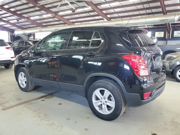 3GNCJNSB5KL222004 2019 CHEVROLET TRAX - Image 2
