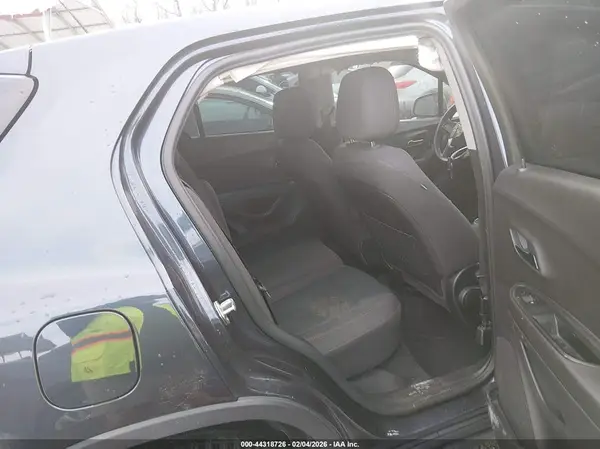 3GNCJNSB5KL229969 2019 CHEVROLET TRAX - Image 8