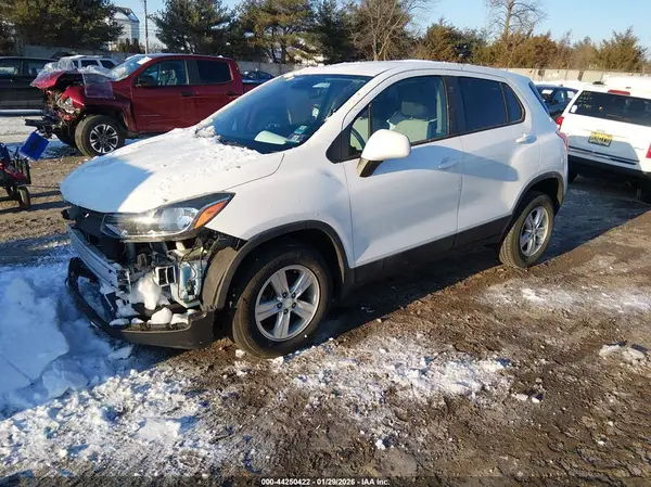 3GNCJNSB5KL272434 2019 CHEVROLET TRAX - Image 2