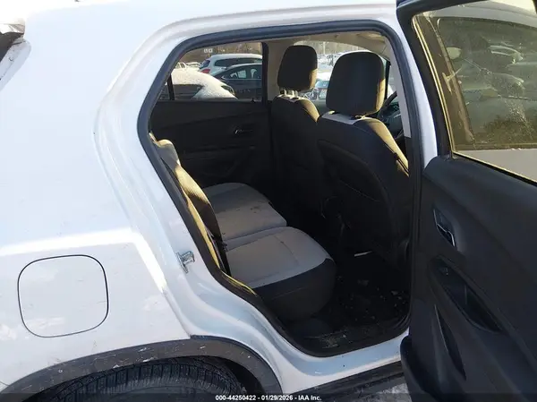 3GNCJNSB5KL272434 2019 CHEVROLET TRAX - Image 8