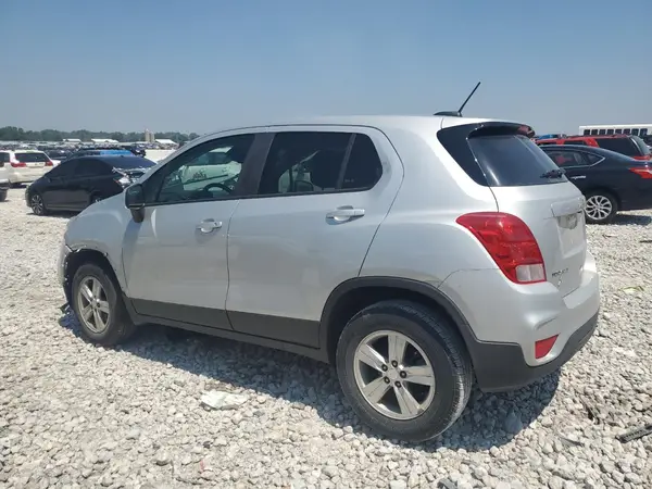 3GNCJNSB5KL279724 2019 CHEVROLET TRAX - Image 2