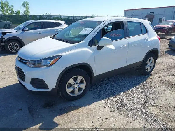 3GNCJNSB5KL281019 2019 CHEVROLET TRAX - Image 2