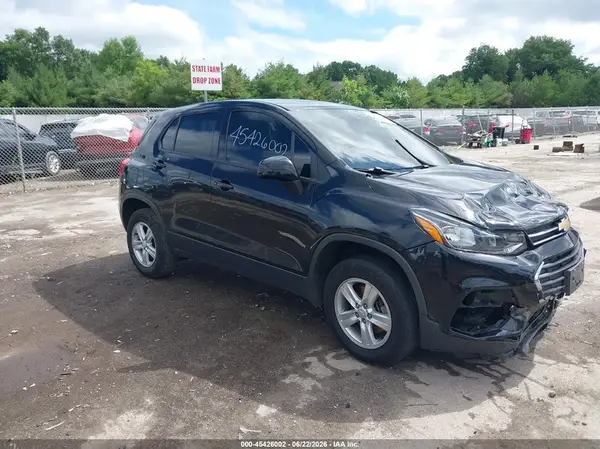 3GNCJNSB5KL310633 2019 CHEVROLET TRAX - Image 1