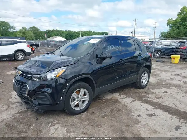 3GNCJNSB5KL310633 2019 CHEVROLET TRAX - Image 2