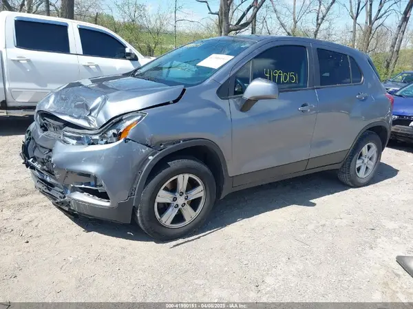 3GNCJNSB5LL157348 2020 CHEVROLET TRAX - Image 2