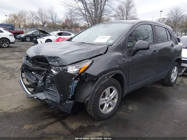 3GNCJNSB5LL242867 2020 CHEVROLET TRAX - Image 2