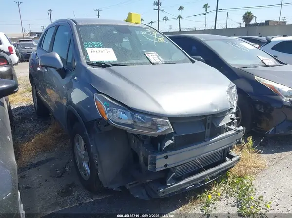 3GNCJNSB5LL268062 2020 CHEVROLET TRAX - Image 1