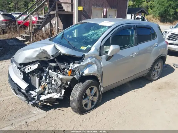 3GNCJNSB5LL300783 2020 CHEVROLET TRAX - Image 2