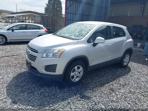 3GNCJNSB6GL261269 2016 CHEVROLET TRAX - Image 2