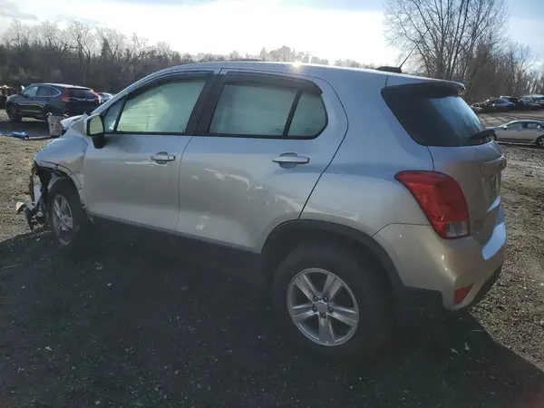3GNCJNSB6HL193945 2017 CHEVROLET TRAX - Image 2