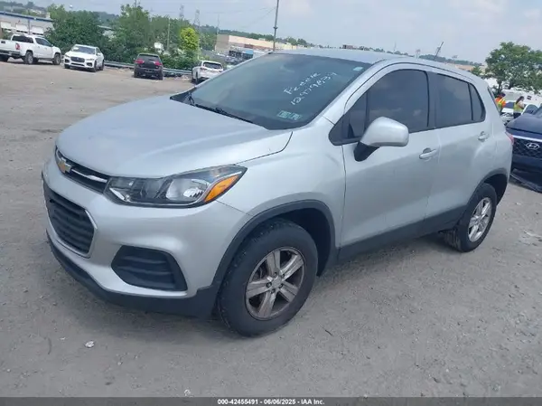 3GNCJNSB6HL274010 2017 CHEVROLET TRAX - Image 2