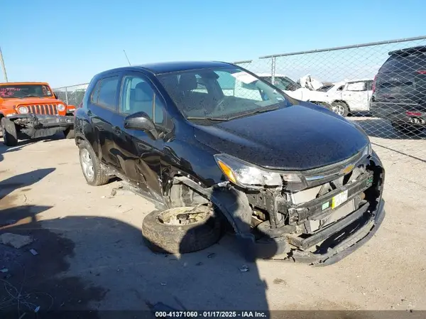 3GNCJNSB6HL287940 2017 CHEVROLET TRAX - Image 1
