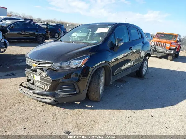 3GNCJNSB6HL287940 2017 CHEVROLET TRAX - Image 2