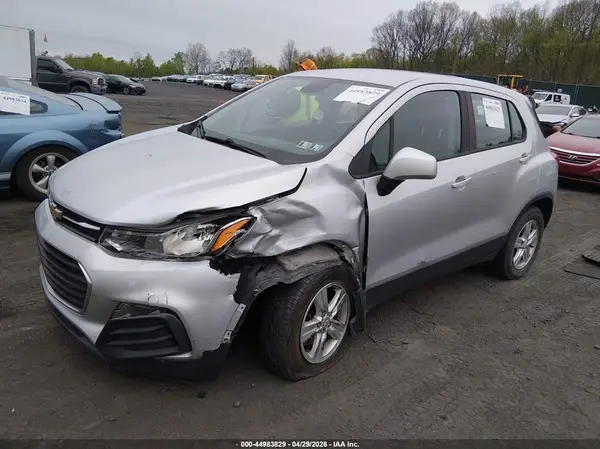 3GNCJNSB6JL246956 2018 CHEVROLET TRAX - Image 2