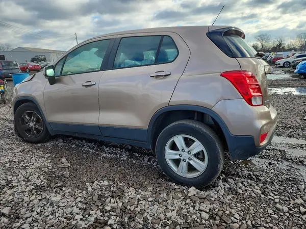 3GNCJNSB6JL285997 2018 CHEVROLET TRAX - Image 2
