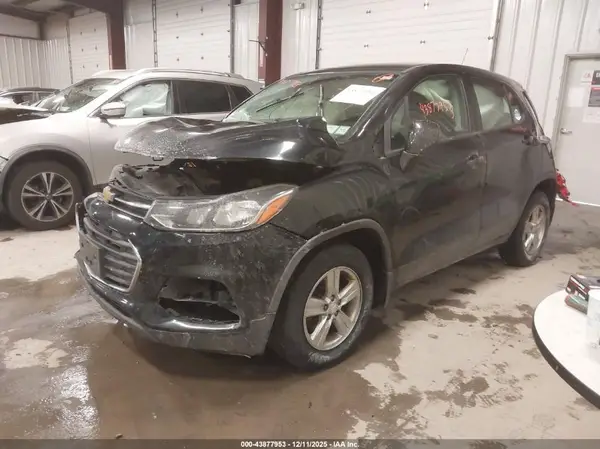 3GNCJNSB6JL306802 2018 CHEVROLET TRAX - Image 2