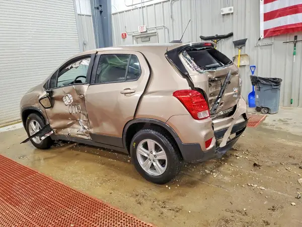 3GNCJNSB6JL370760 2018 CHEVROLET TRAX - Image 2