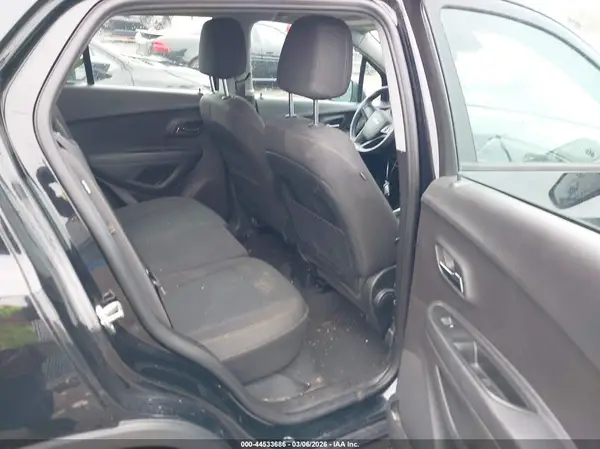 3GNCJNSB6JL374758 2018 CHEVROLET TRAX - Image 8