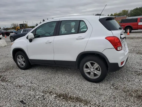 3GNCJNSB6JL389583 2018 CHEVROLET TRAX - Image 2