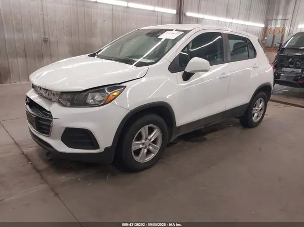 3GNCJNSB6JL395156 2018 CHEVROLET TRAX - Image 2