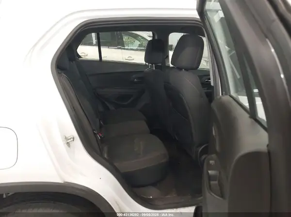 3GNCJNSB6JL395156 2018 CHEVROLET TRAX - Image 8