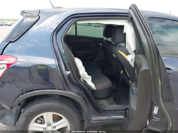 3GNCJNSB6JL398915 2018 CHEVROLET TRAX - Image 8