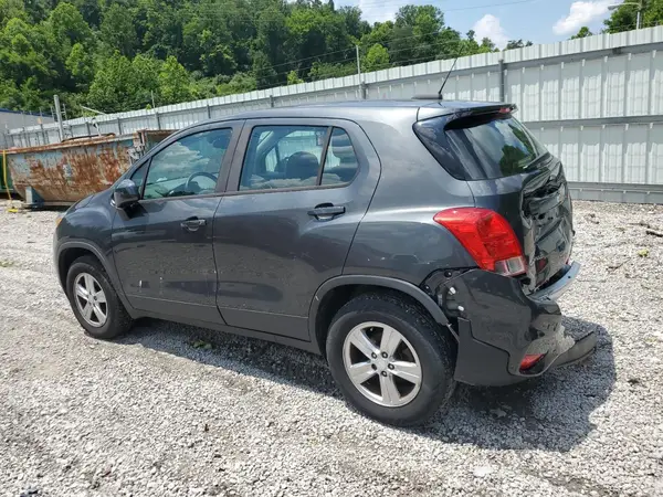 3GNCJNSB6KL172584 2019 CHEVROLET TRAX - Image 2