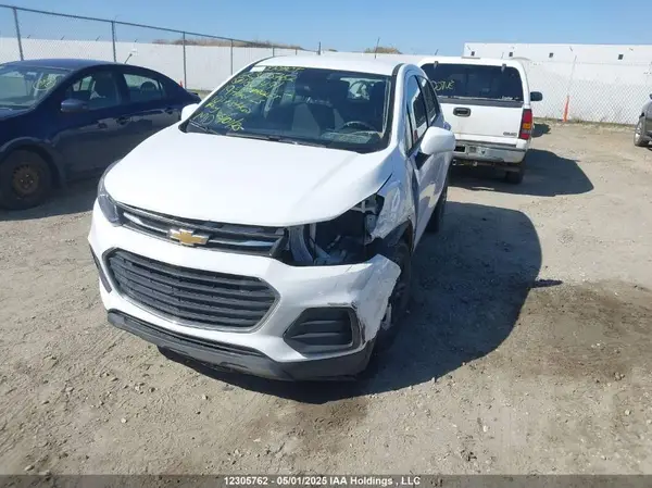 3GNCJNSB6KL180491 2019 CHEVROLET TRAX - Image 2